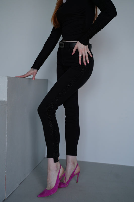 Jeansy SLIM FIT czarny ozdobiony kamieniami z paskiem Carmito 6966